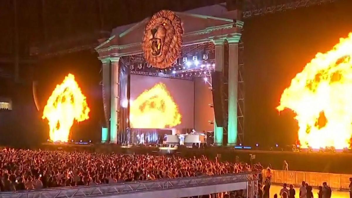 concert incendiar facut de artistii g eazy si tyga la festivalul intencity din craiova am fost uimit de marimea scenei