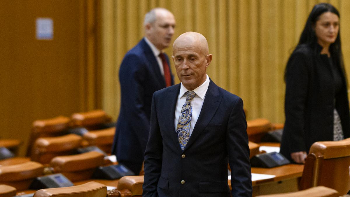 deputatul aur mugur mihaescu care primea bani de la parlament pentru chirie desi are casa in ilfov spune ca nu a stiut pentru ce sunt