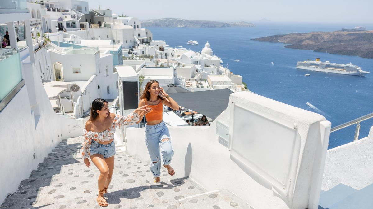 grecia introduce o taxa pentru turistii de pe navele de croaziera care ajung in santorini si mykonos