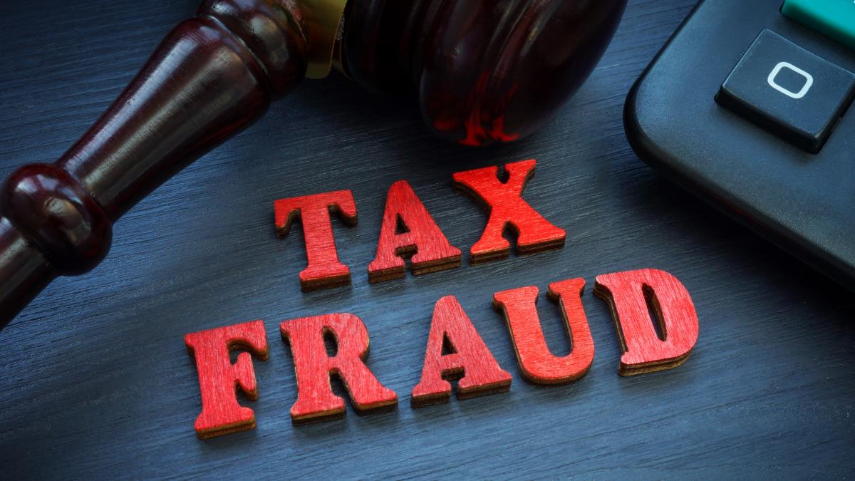 inspectorii dgaf au descoperit o frauda carusel de peste 3 milioane de lei la o firma din bucuresti care vinde telefoane