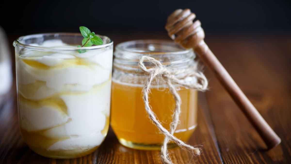 miere de albine produsa de artizanii greci puritate traditie si respect pentru natura