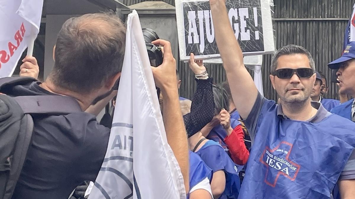 protest angajati tesa