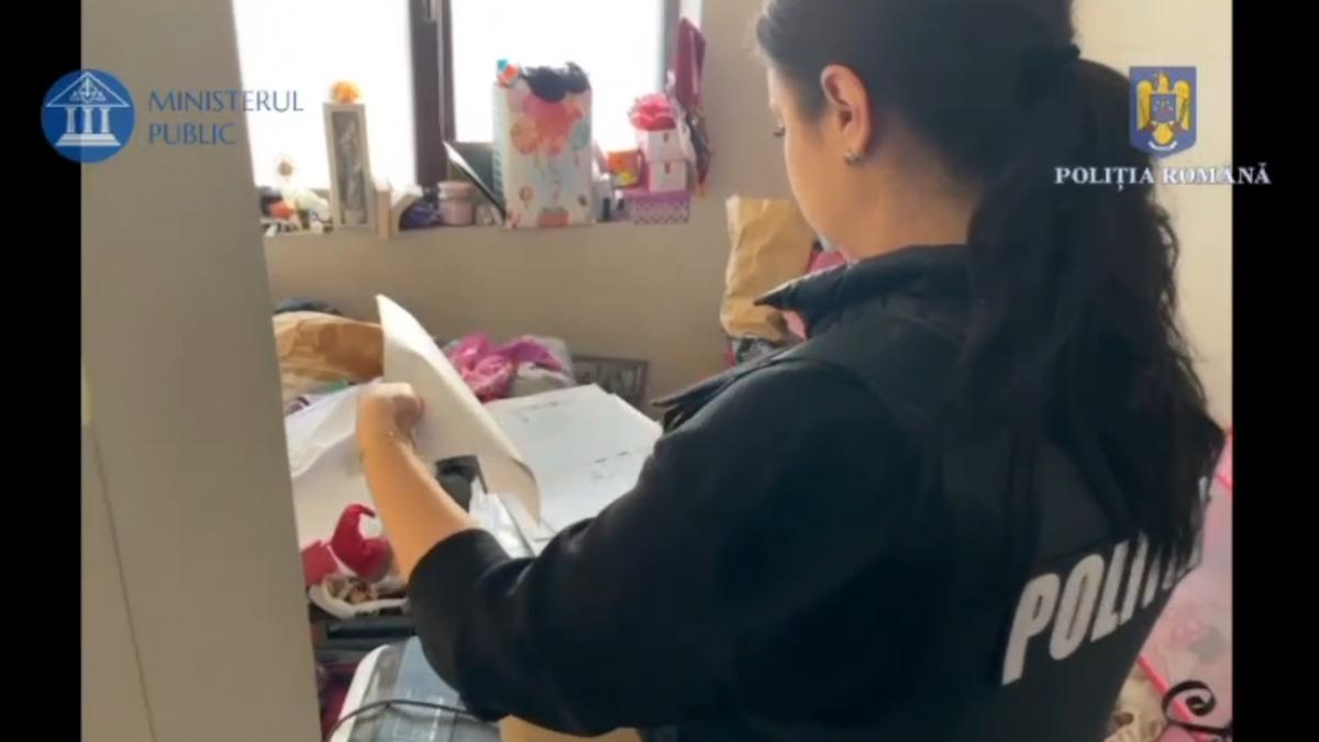 inca o fabrica de acte false romanesti pentru cetateni rusi ucraineni si moldoveni sunt perchezitii la primaria campulung moldovenesc
