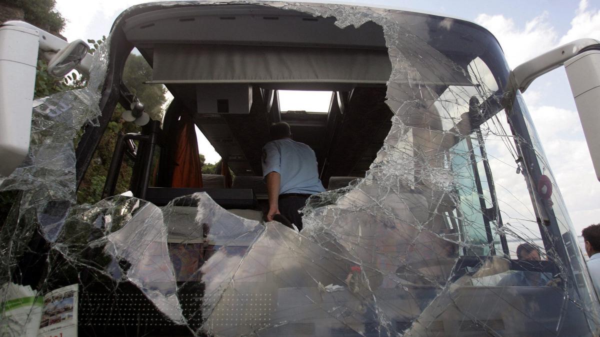 accident intre doua autobuze in atena 47 de oameni au ajuns la spital dintre care 10 copii