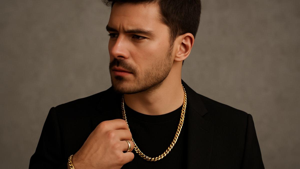 cum integrezi bijuteriile din aur in tinutele masculine