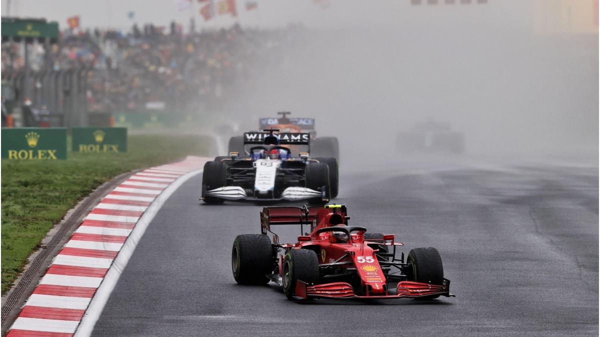 f1 imagini spectaculoase de la silverstone inainte de prima sesiune de antrenamente