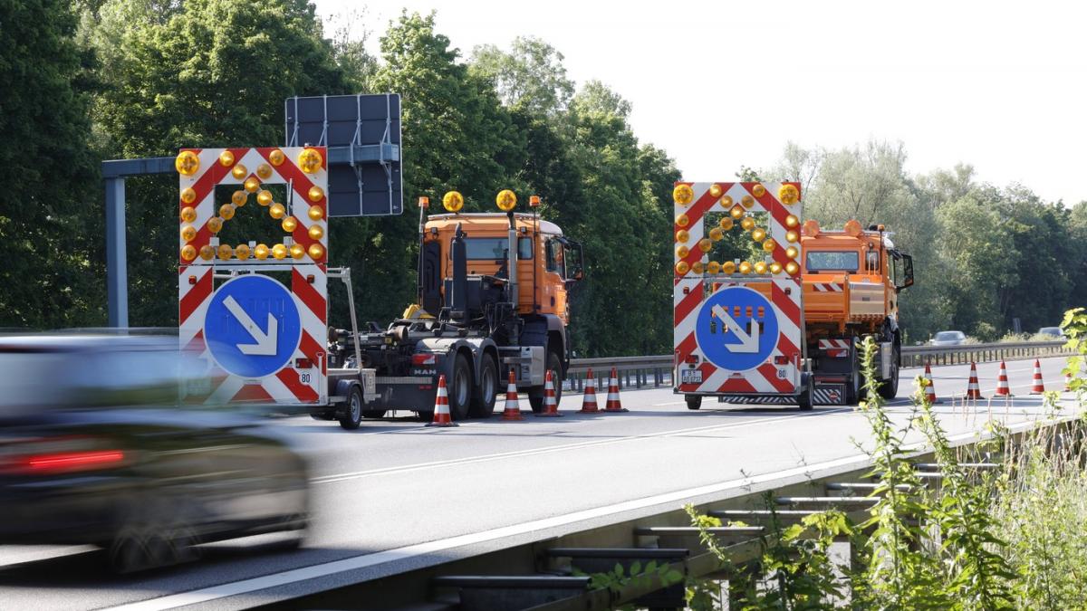 imagini incredibile din germania crapaturi uriase au aparut pe mai multe autostrazi din cauza caniculei