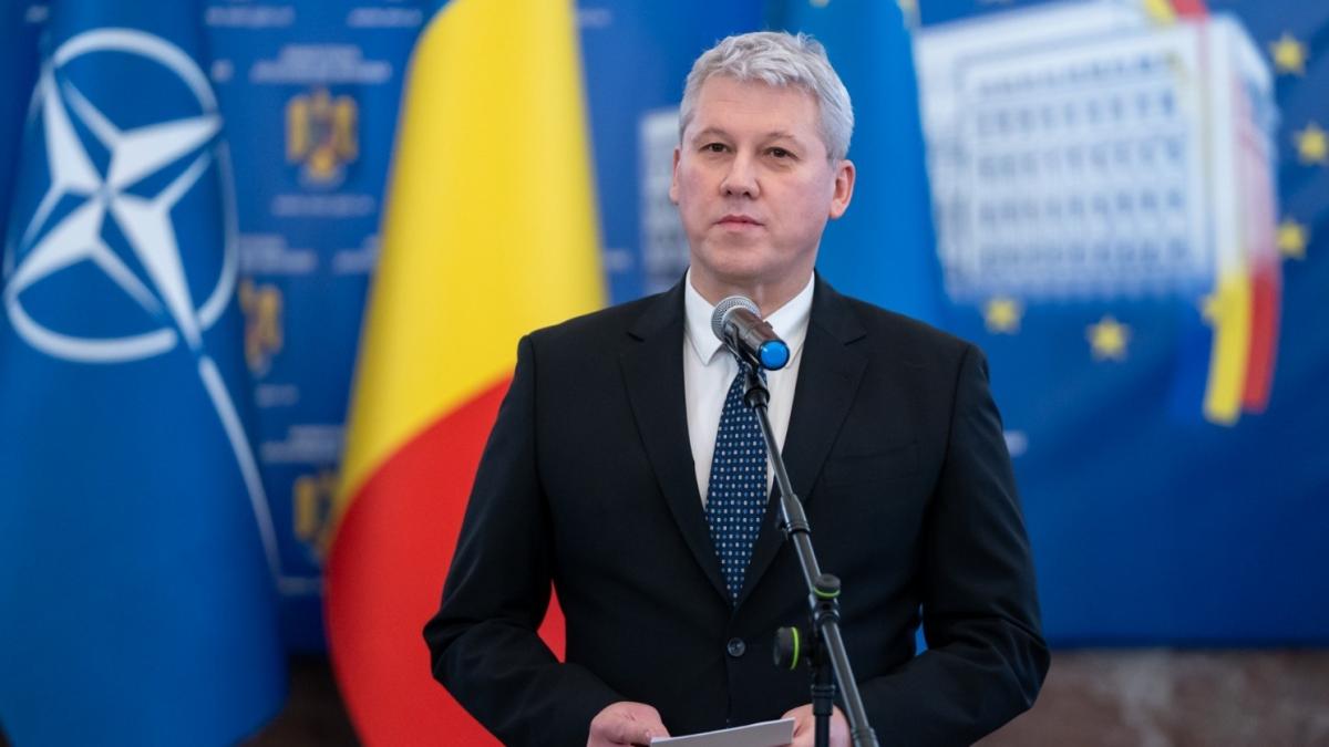 predoiu deschide sezonul estival cu programul litoral 2025 peste o mie de politisti jandarmi si salvatori vor lucra non stop