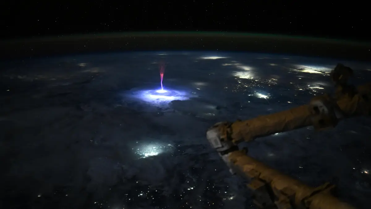 meduza fenomenul spectaculos surprins deasupra americii imagini uimitoare din spatiu