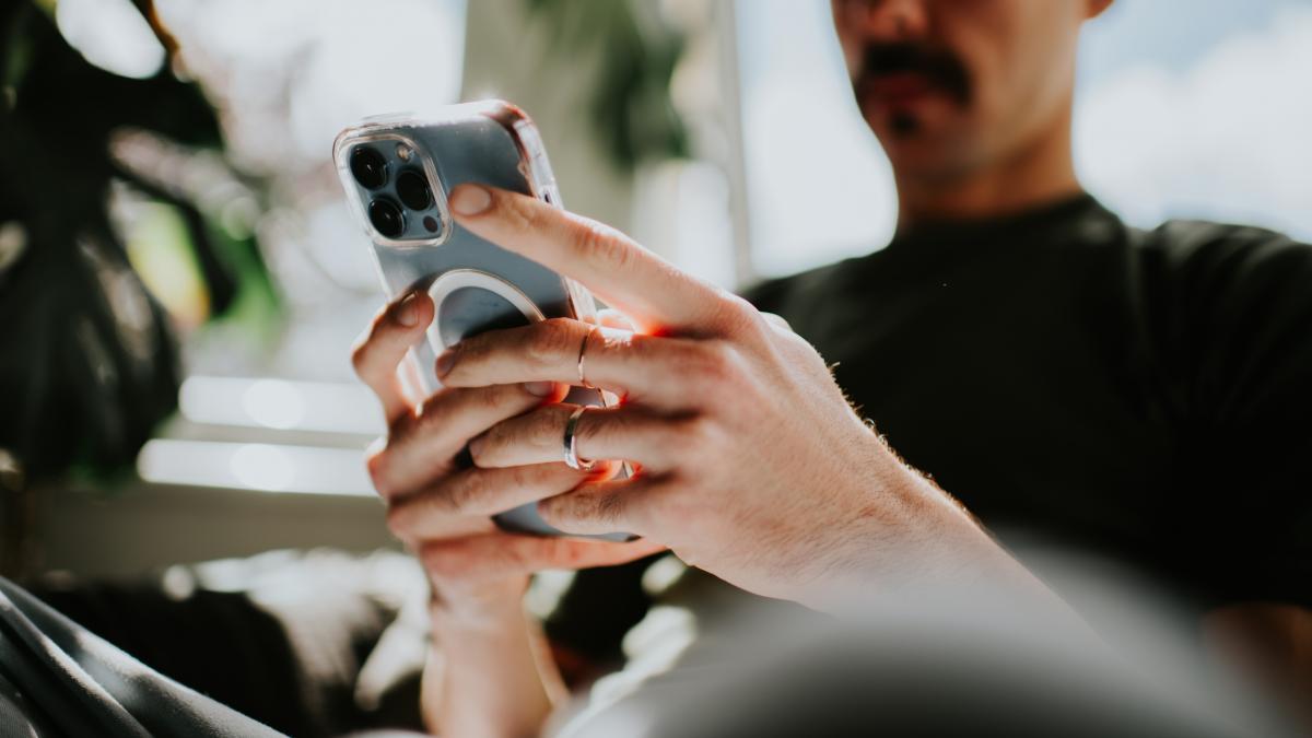 povestea barbatului care a fost condus spre dumnezeu de chatgpt sotia considera ca dependenta lui este un pericol pentru casnicie