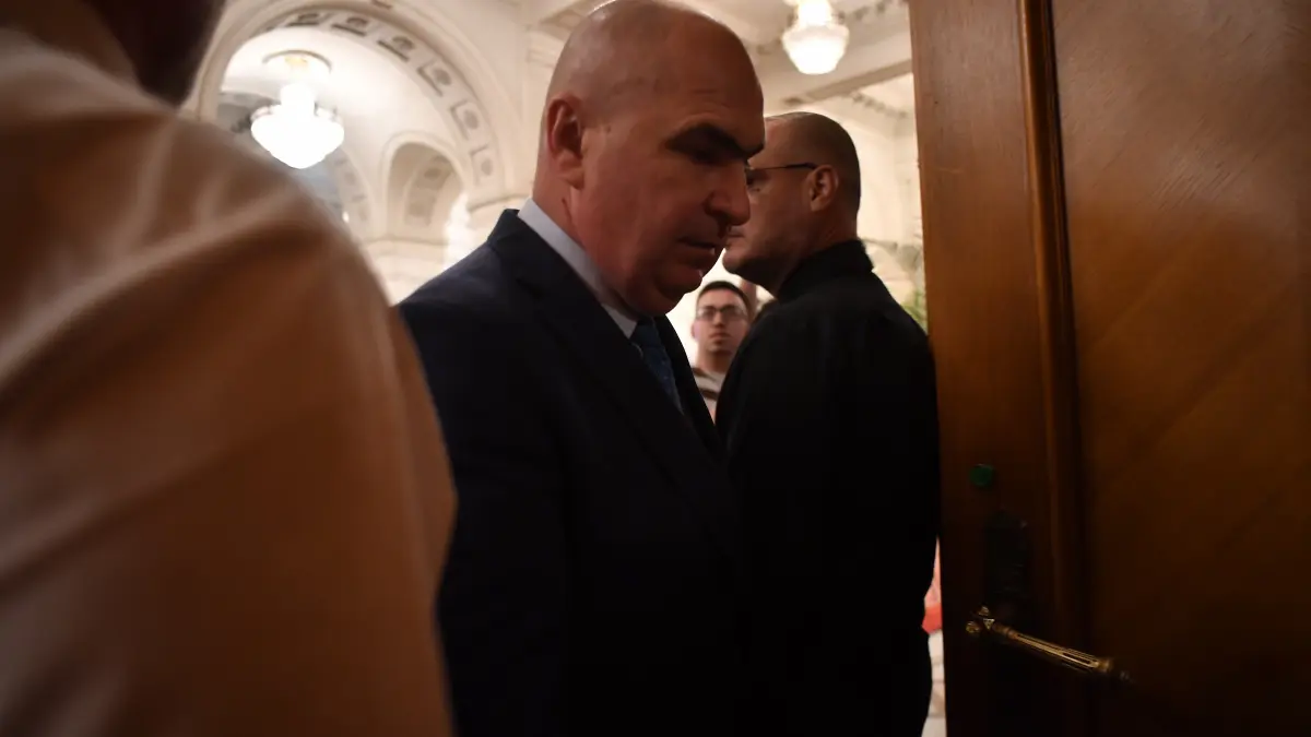 bolojan anunta un al doilea pachet fiscal care va include reforma pensiilor speciale si restructurarea asf ancom si anre