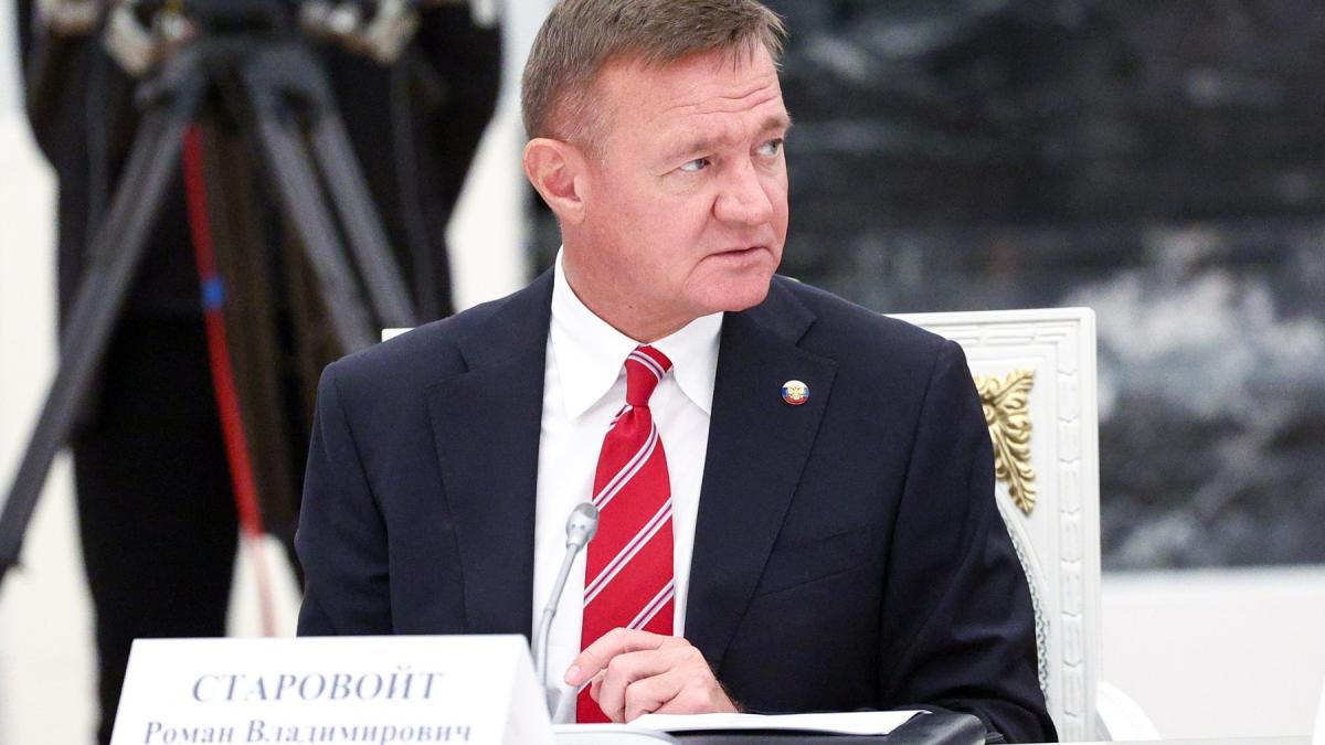 ministrul transporturilor din rusia s a sinucis kremlinul tocmai anuntase ca putin l a demis din functie pe roman starovoit