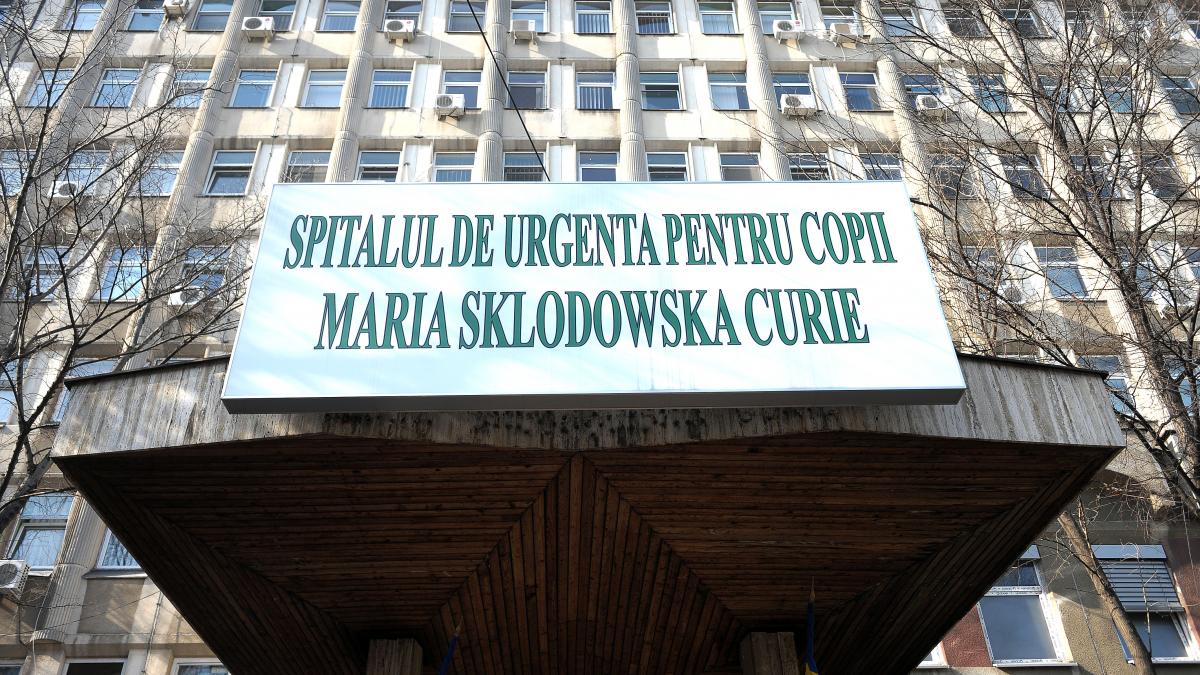 scandal intre un agent de paza al spitalului marie curie si tatal unei fete cei doi s au luat la bataie in camera de garda