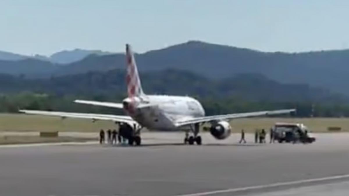 barbatul care a murit pe pista aeroportului din bergamo s a aruncat intentionat in motorul avionului