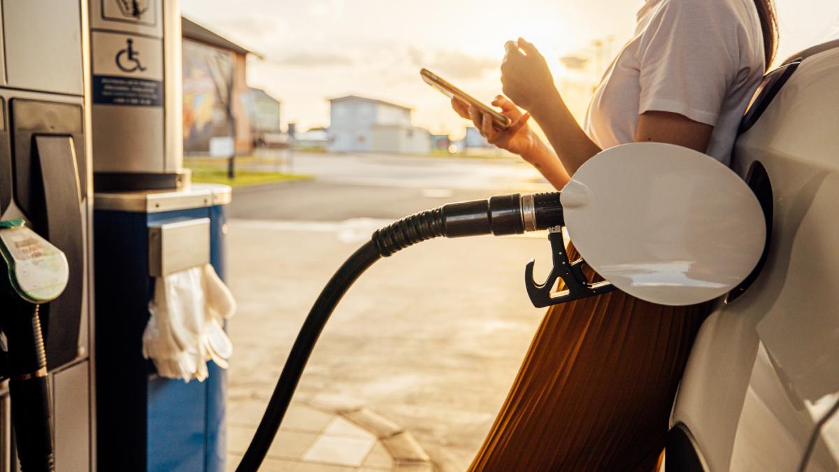 cat vor costa benzina si motorina din 1 august calculele arata scumpiri majore dupa cresterea de accize si tva