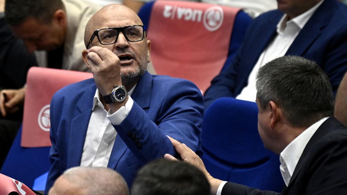 patronul fcu craiova adrian mititelu il roaga pe bolojan sa majoreze taxele pentru unele cluburi de fotbal