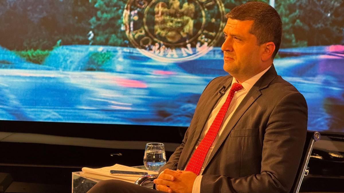 radu miruta dezvaluie dimensiunile tupeului bugetarilor de lux si au majorat salariile de 5 ori exact cand guvernul taia de la romani