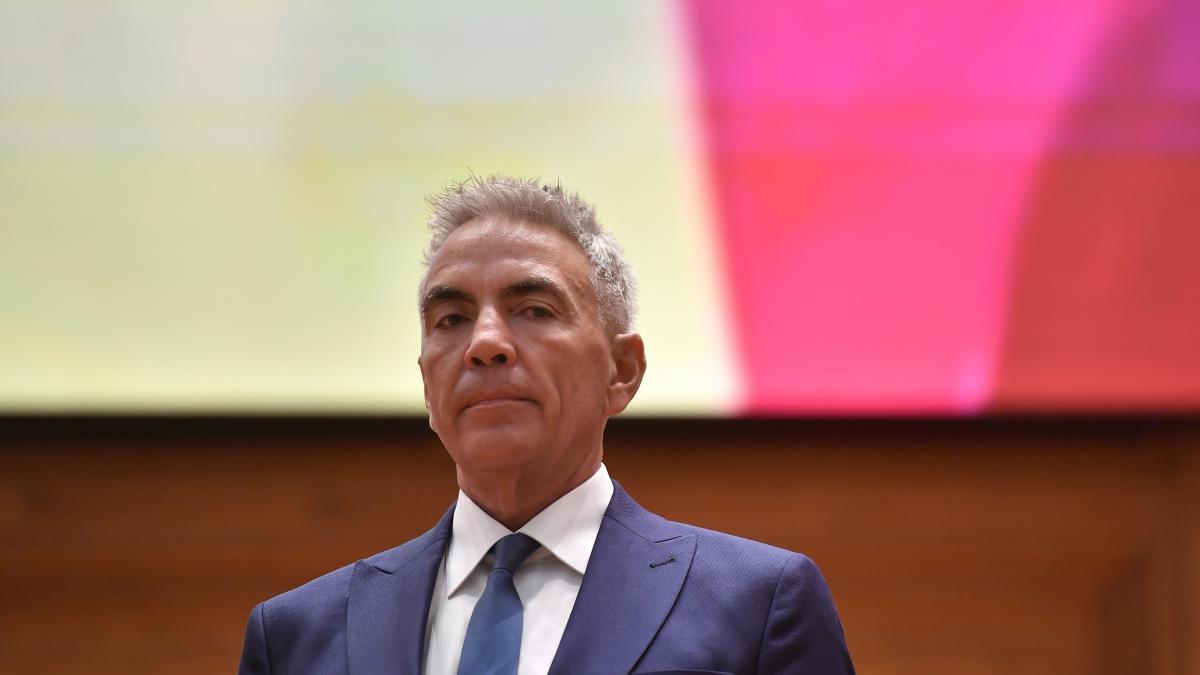 anastasiu anunta ca multi directori au acceptat deja sa isi taie salariile singuri sunt oameni care au constiinta