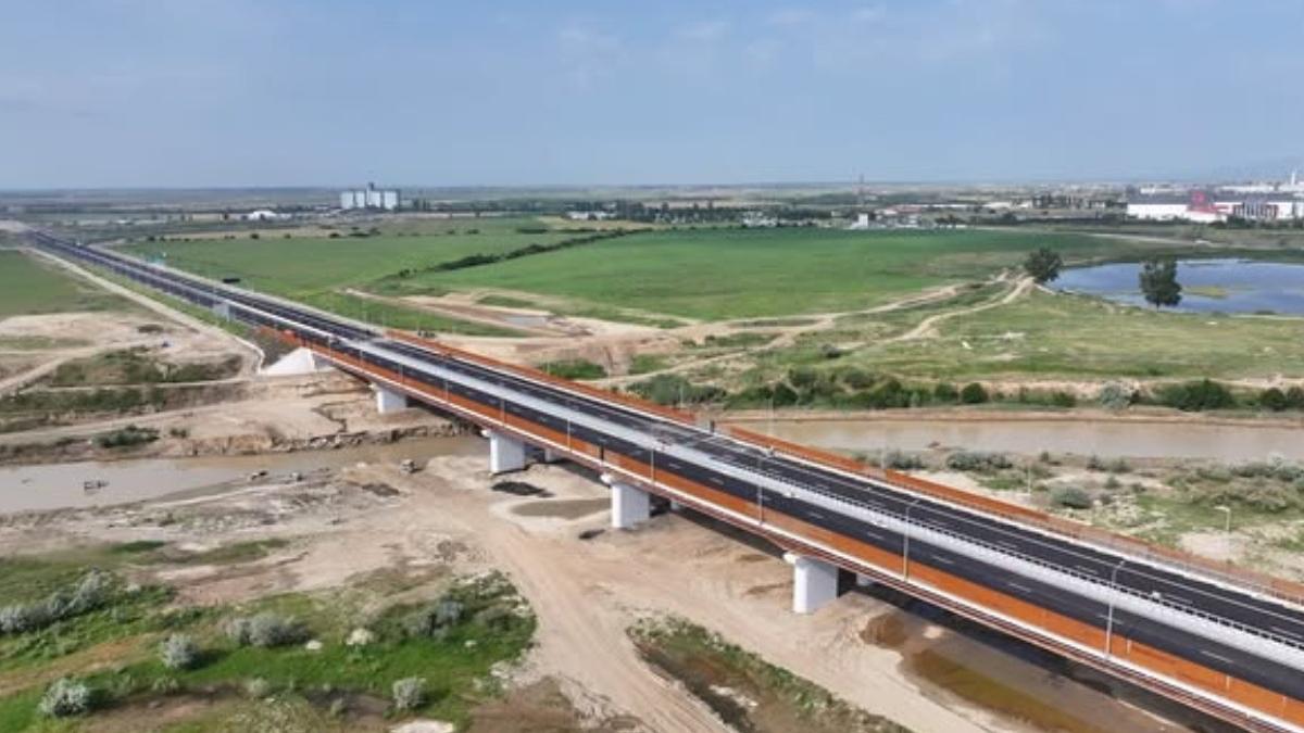 autostrada moldovei a7 vineri se deschide circulatia pe un nou tronson cum arata unul dintre cele mai lungi poduri din tara