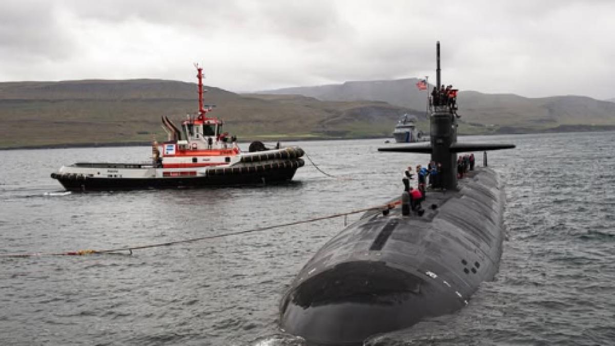 un submarin nuclear a facut o oprire neasteptata amiralul responsabil de europa a spus ca a transmis un mesaj