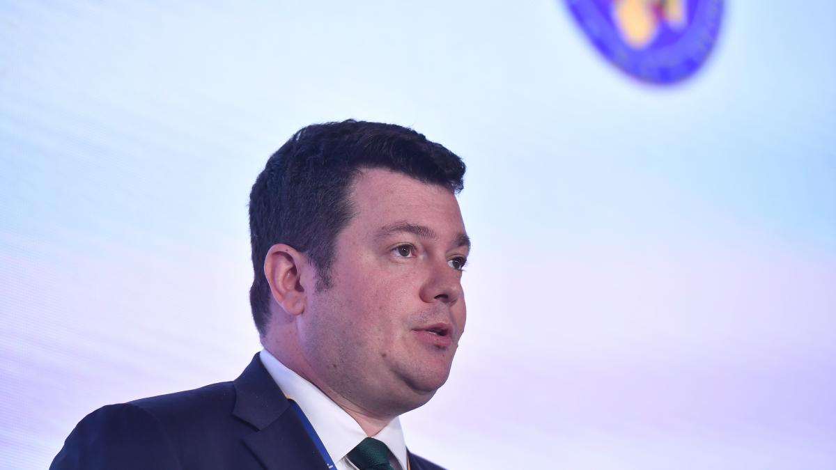 directorul nuclearelectrica cosmin ghita anunta ca isi doneaza 20 din salariu ceo ul castiga 840 965 de lei pe an