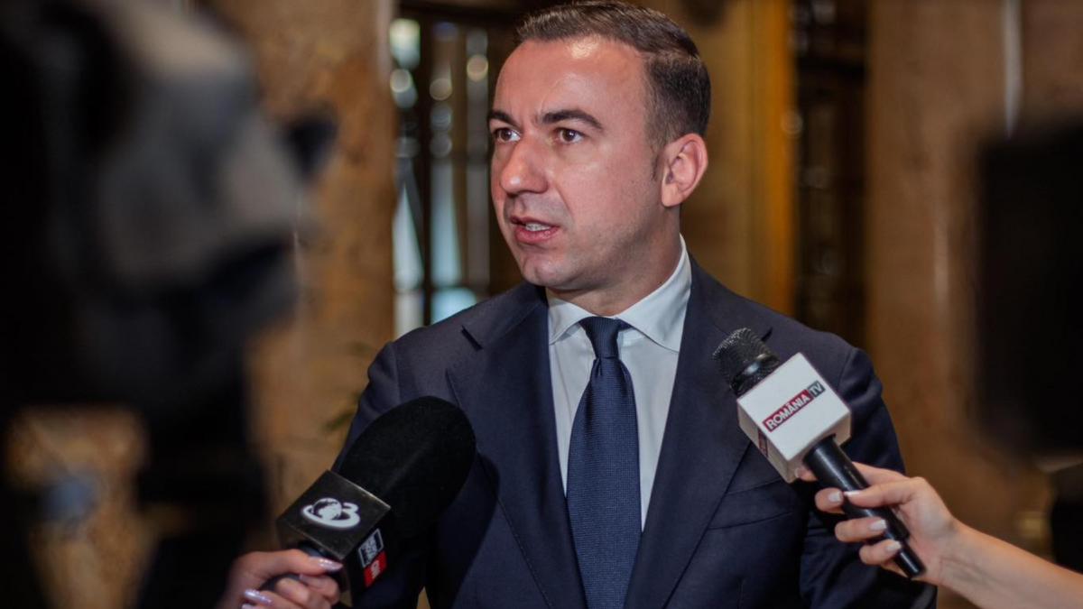 ministrul energiei si a taiat singur 20 din salariu i am virat inapoi in contul de trezorerie ivan l a sunat intai pe bolojan