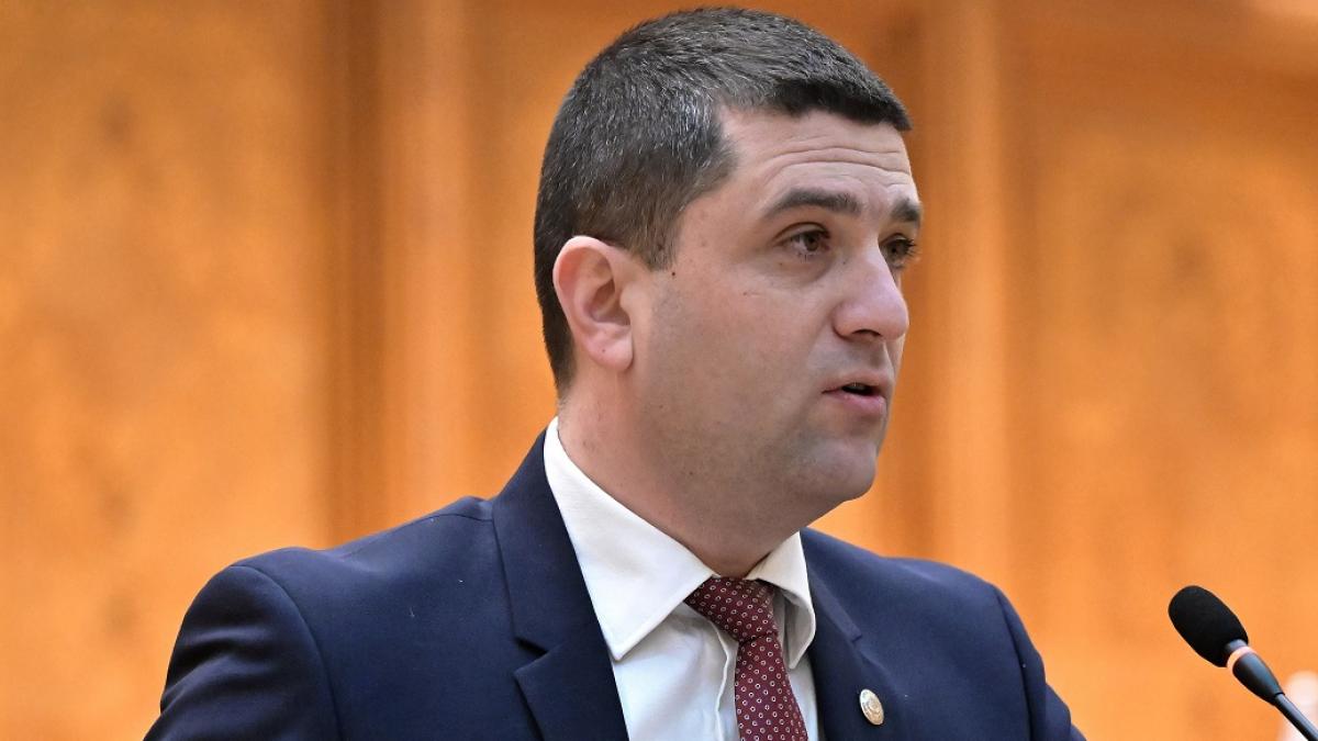 miruta despre directorul care si a taiat 8 000 de euro din salariu nu s a nascut nimeni cu salariile astea sa ia si altii exemplu