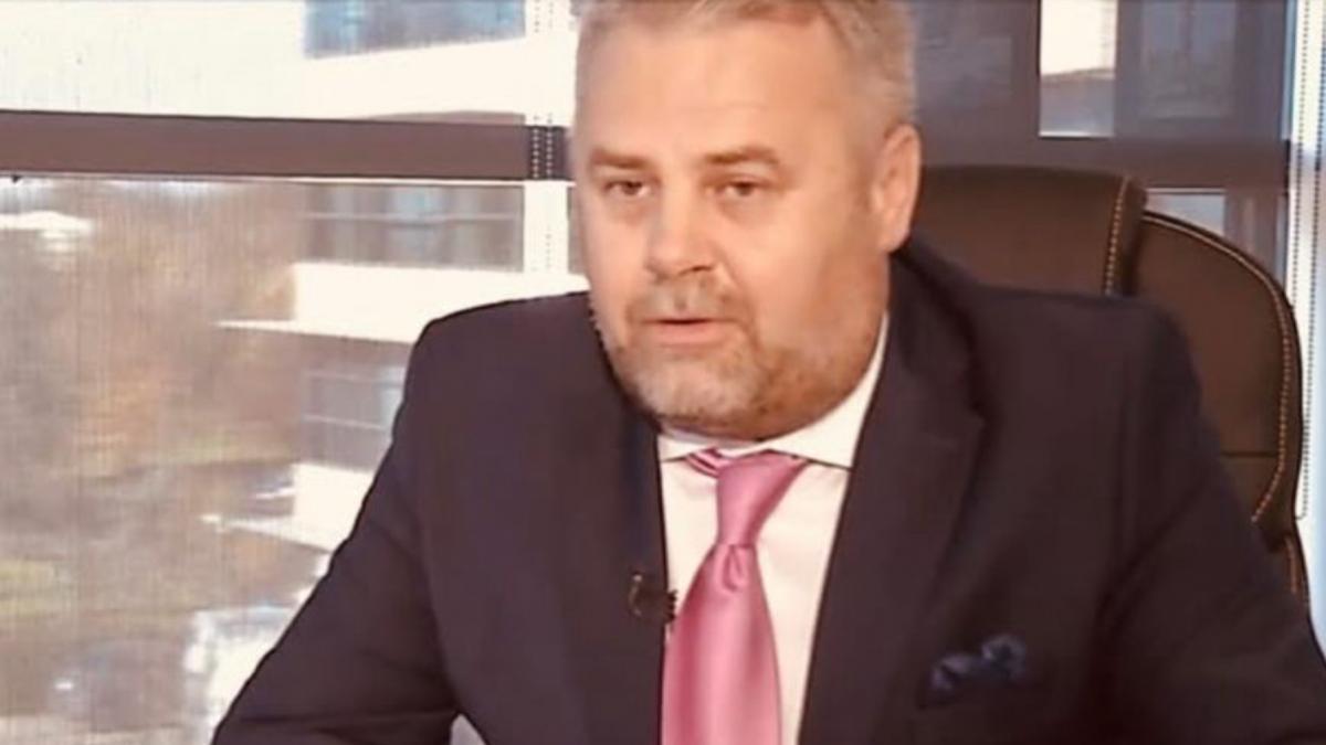 reactia primului bugetar de lux care si a taiat singur salariul la un sfert din cat castiga de ce a facut o un act luat din respect