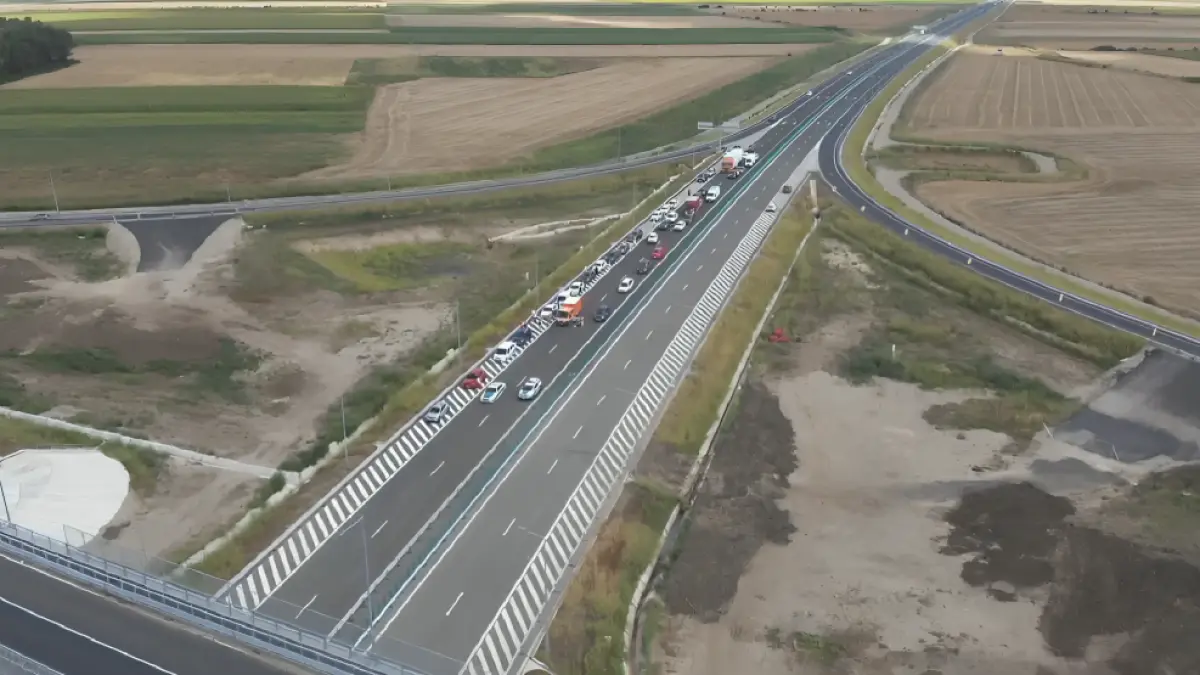 se deschide al doilea cel mai lung pod din romania are o lungime de 1 3 kilometri si trece peste raul buzau