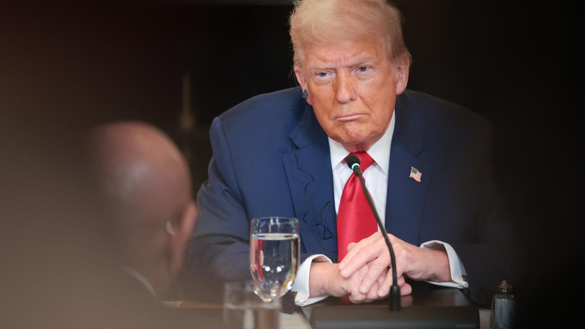 trump ameninta canada cu taxe vamale de 35 si promite sa dubleze tarifele pentru restul lumii