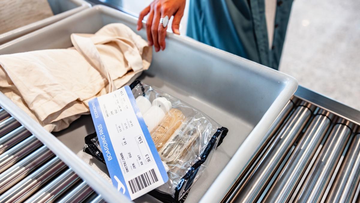 ce lichide ai voie sa transporti de fapt in bagajul de mana care sunt exceptiile