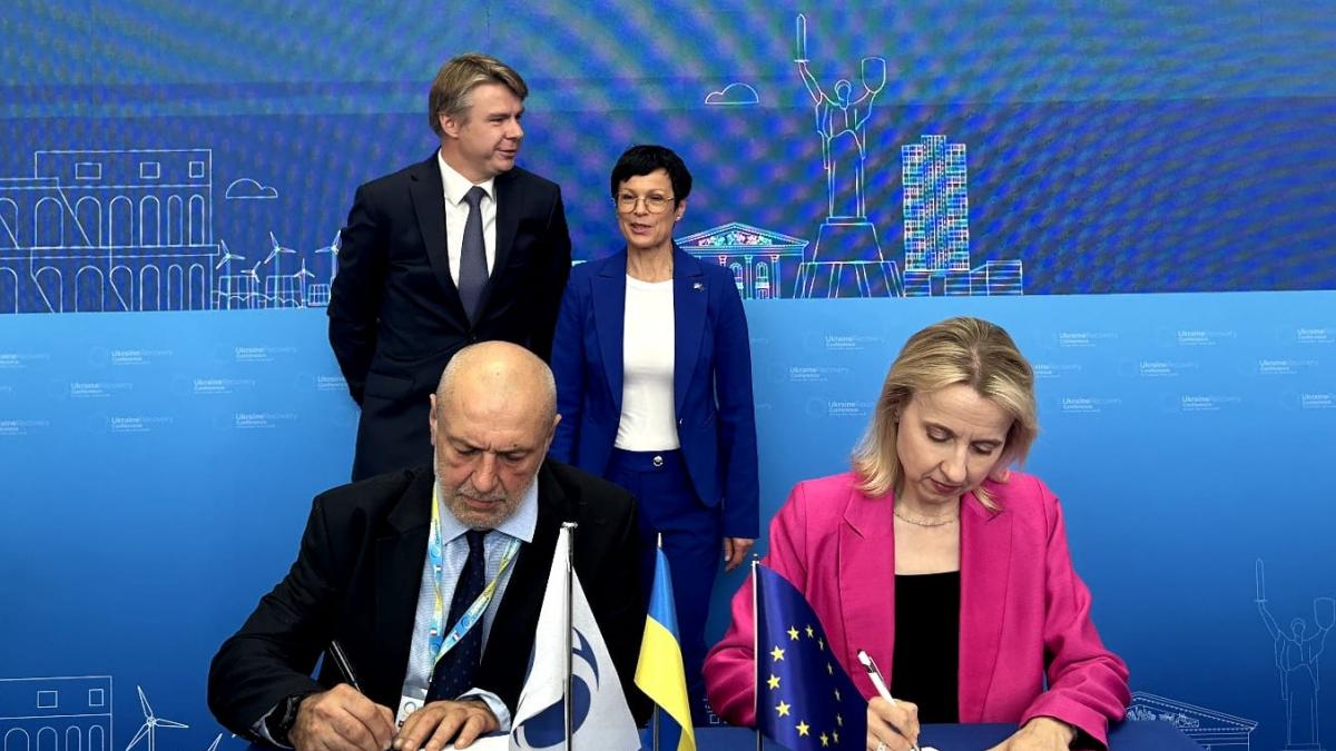 exim banca romaneasca se alatura mecanismului investeu de garantare a creditelor la export pentru ucraina