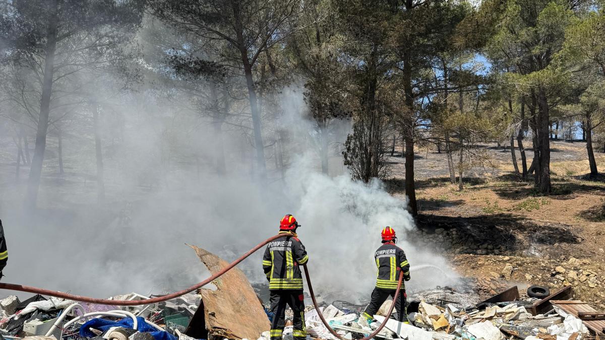 macron le multumeste in limba romana pompierilor din tara noastra asta inseamna spiritul european