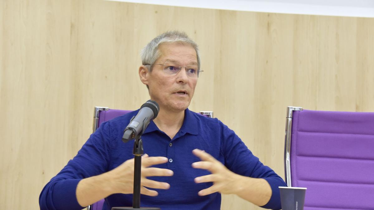 surse nicusor dan ia in calcul sa l propuna pe dacian ciolos pentru sefia sri sau sie