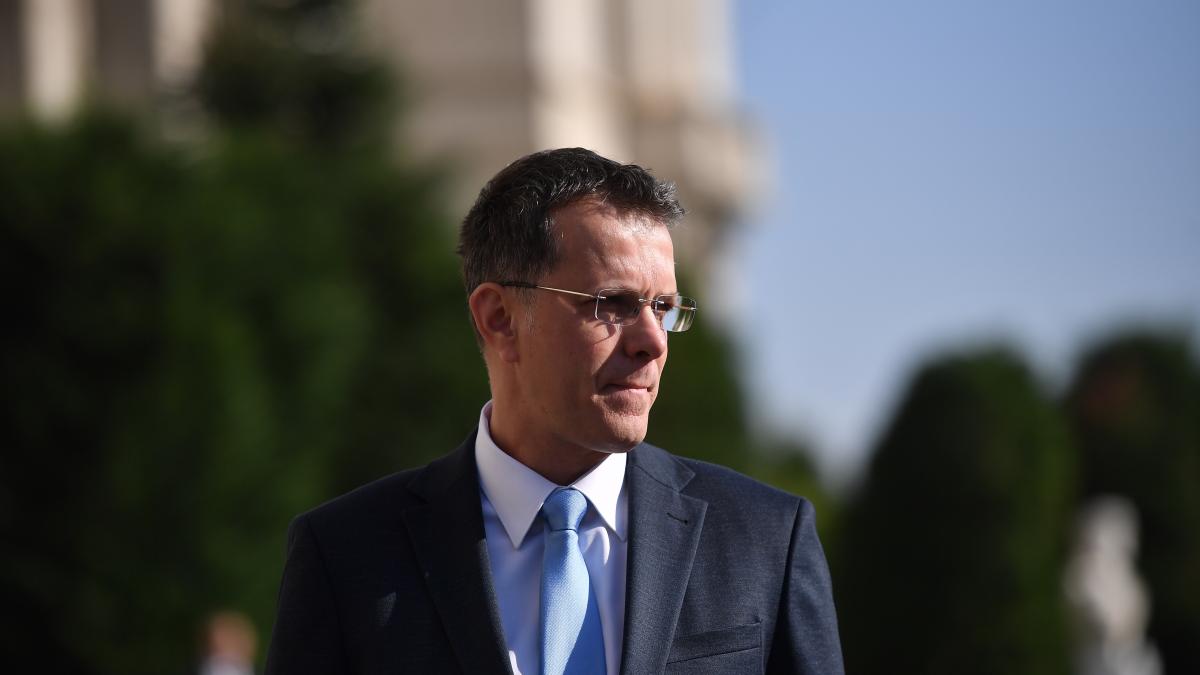 ionut mosteanu nu aveti de ce sa va faceti griji nu incepe razboiul nu va trimite nimeni pe front