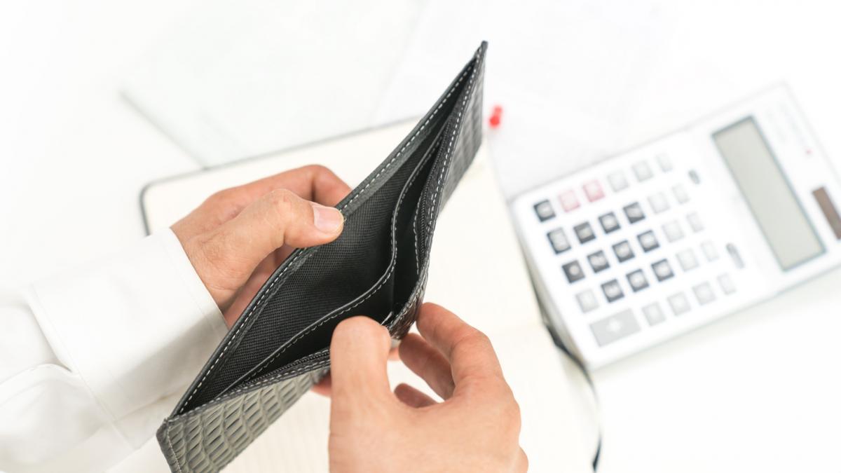 austeritatea ii loveste puternic pe romanii cu venituri mici cu cat se subtiaza portofelele la o inflatie de 8