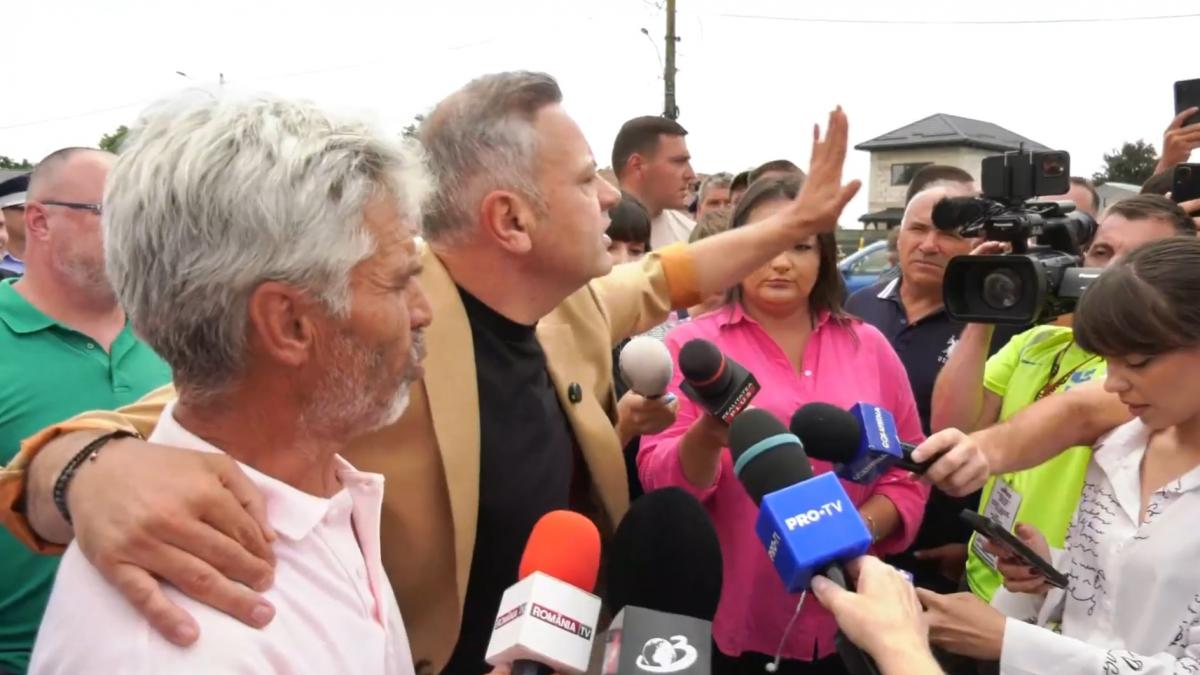 fara bani apa ca e de la dumnezeu ministrul agriculturii luat la rost de taranii furiosi la lunguletu nu ne luati cu lugu lugu