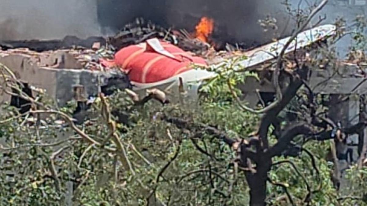 catastrofa air india capitanul a taiat alimentarea motoarelor inainte de prabusire surse americane ar trebui o ancheta penala