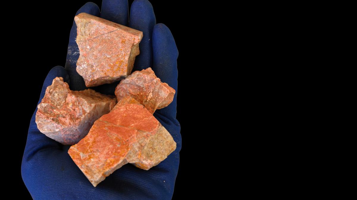 china acuza serviciile de informatii straine ca ii fura pamanturile rare prin metode ingenioase de contrabanda