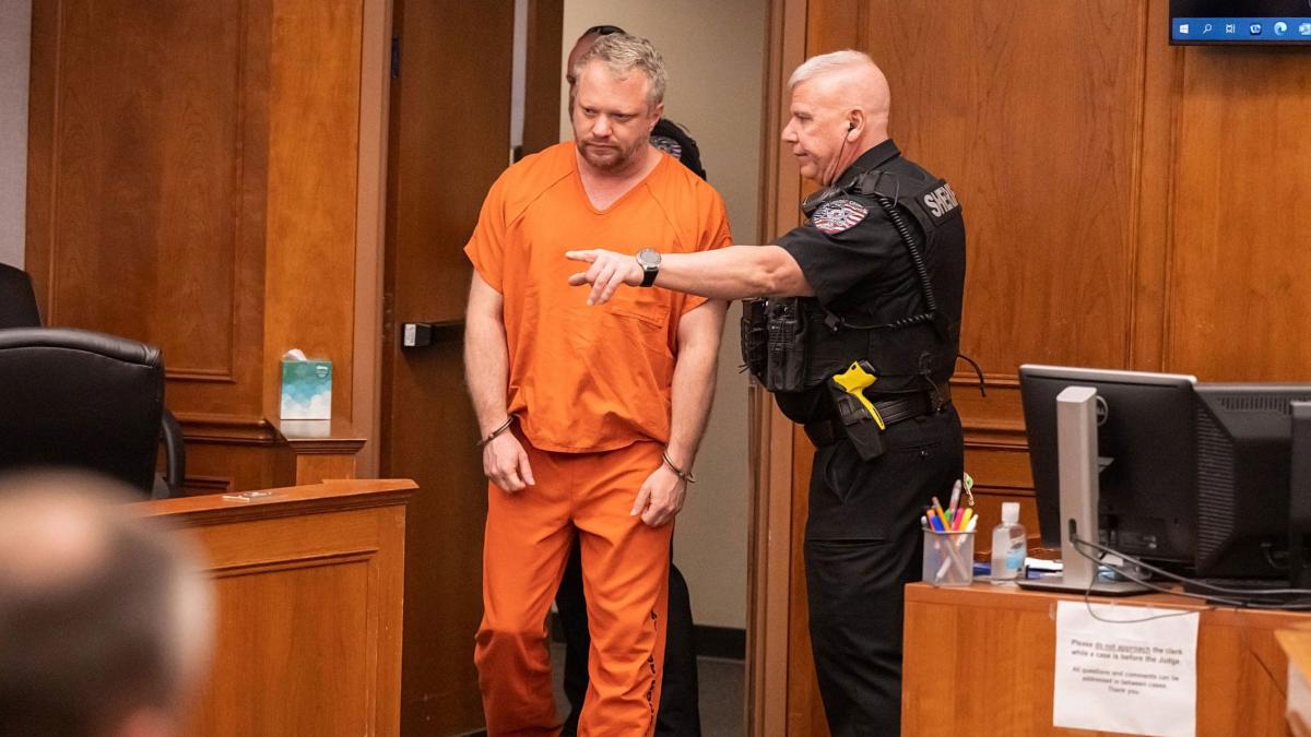 dentistul acuzat ca si a otravit mortal sotia i a cerut fiicei sale sa faca un deepfake cu mama ei in care comanda substantele toxice