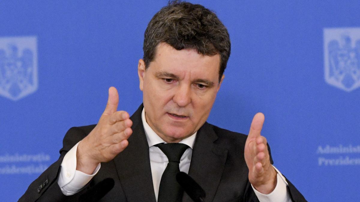 nicusor dan judecatorii din romania primesc pensii mai mari decat ultimul lor salariu este absurd