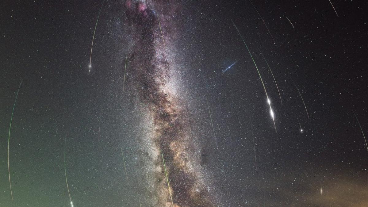 perseidele 2025 cand va putea fi vazuta prima ploaie de meteoriti din aceasta vara