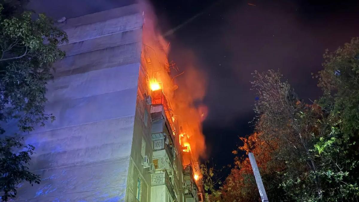 rusii au atacat masiv cu drone odesa explozii si alarme se aud peste tot imagini teribile cu drone venite din diferite directii