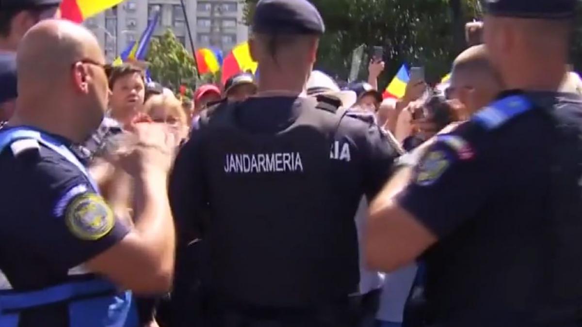 avertisment pentru cei care instiga si vor sa blocheze soselele pedeapsa cu inchisoarea de la 3 luni la 3 ani