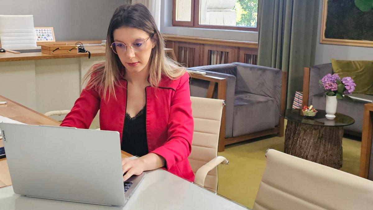 diana buzoianu despre anuntul ca demnitarii ar trebui sa circule cu transportul in comun se arunca si cu idei populiste pe piata