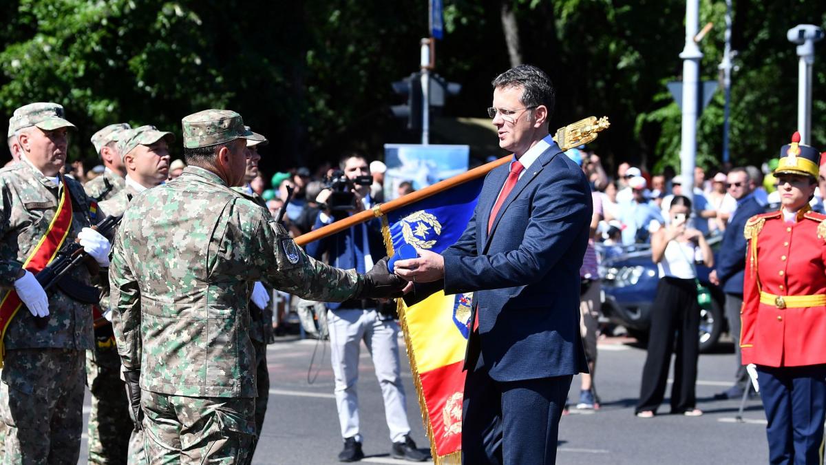 ministrul apararii vrea desecretizarea ajutoarelor trimise de romania in ucraina