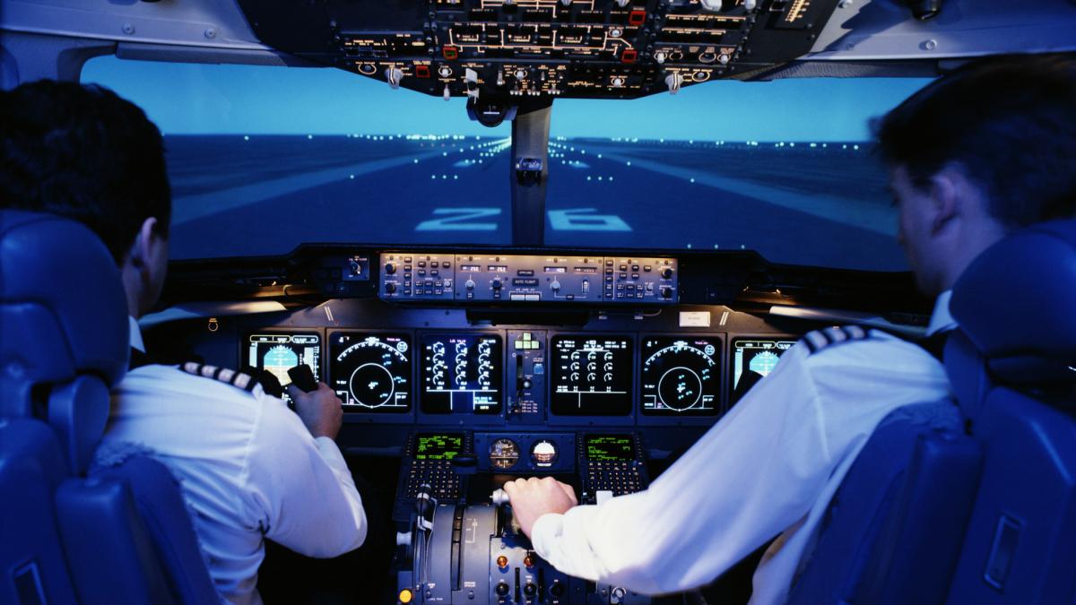 dialogul tensionat dintre cei doi piloti inregistrat de cutia neagra a avionului air india avionul este in mainile tale