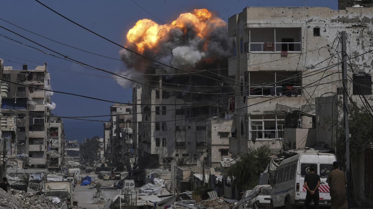 israelul a inceput o noua campanie in gaza idf ul invadeaza un oras din centrul enclavei care nu a mai fost atacat pana acum