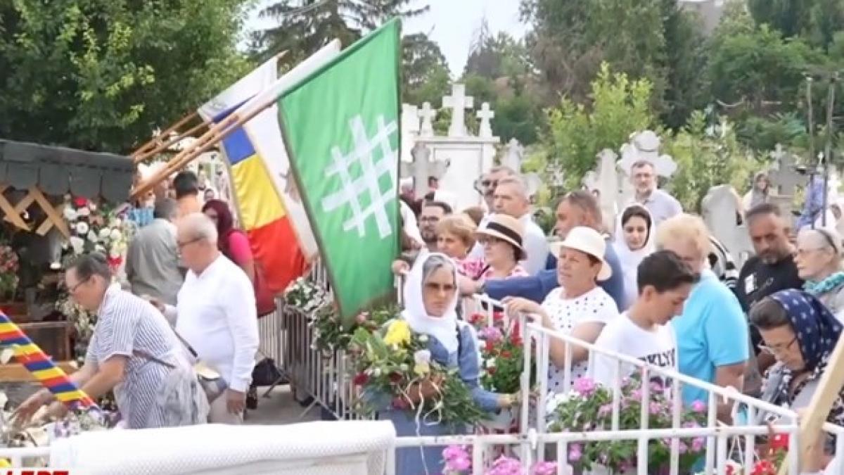 manifestare legionara la mormantul parintelui ilie lacatusu zeci de oameni s au adunat in cimitirul giulesti