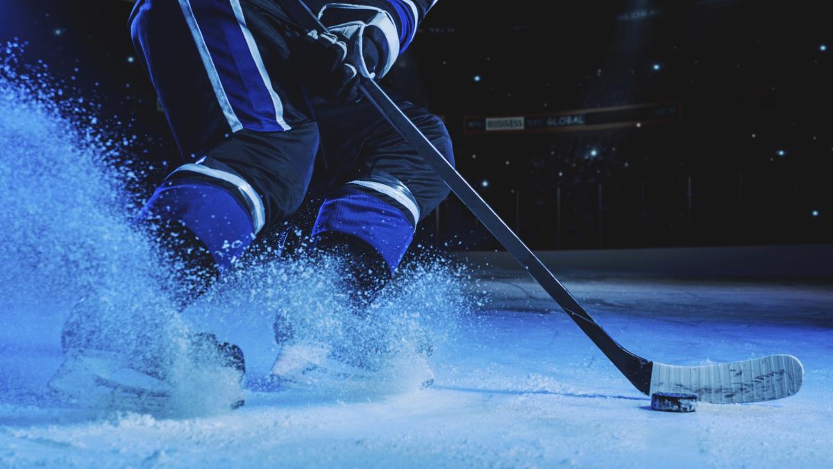 un jucator de hochei pe gheata a murit dupa ce a cazut de la balconul unui hotel din ibiza